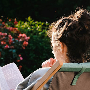 A Daily Devotional for Moms Who Long to Stay Rooted in God